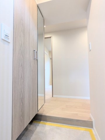 クレール亀戸の玄関|～収納付き玄関写真～