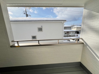 【バルコニー】 | 紫波町中島字前郷 | キャンプ用の椅子やテーブルを置いてお家キャンプが楽しめます