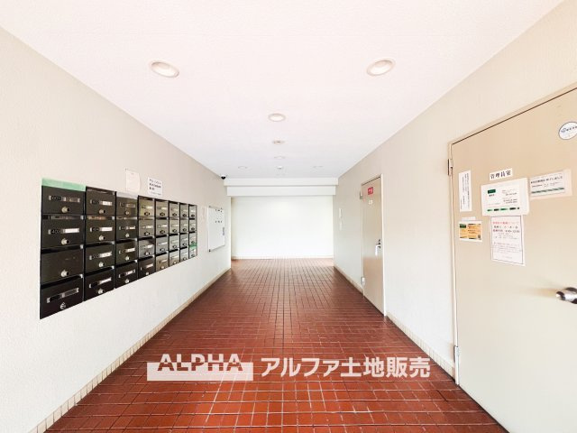 MAC羽村コートⅡのロビー|【lobby】
◆ロビー◆共用部は管理の行き届いた綺麗なスペース。いつも明るく家族を、来客を出迎えてくれる大切な場所です。