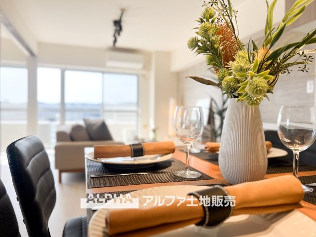 MAC羽村コートⅡの居間・リビング|【light a living】
◆明るいリビング◆にペイントして君との時間を有意義に過ごしたい。ここでの暮らしは僕たちにとって宝物になる。