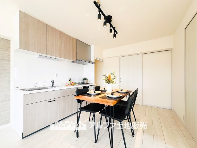 MAC羽村コートⅡのキッチン|【Life without end】
◆心地よさを求めて◆終わりのない暮らしづくりはキッチンから始まる。食事は暮らしの中でとても重要。お洒落なキッチンを使用すれば空間の居心地良さが変わる。