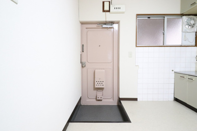 【玄関】 | 三進ビル