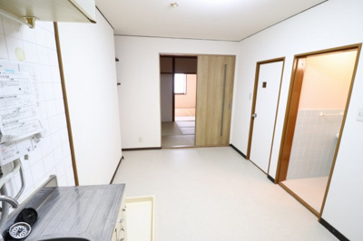 【居間・リビング】 | 三進ビル