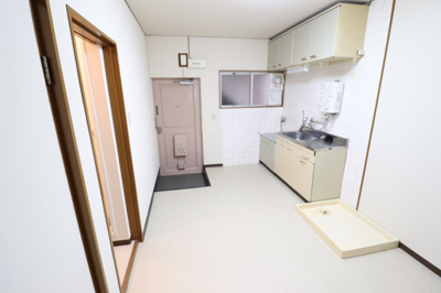 【居間・リビング】 | 三進ビル