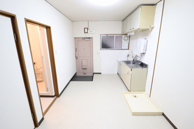 【居間・リビング】 | 三進ビル