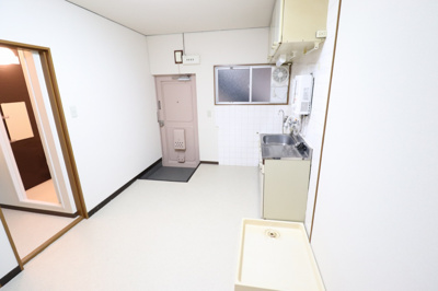 【居間・リビング】 | 三進ビル