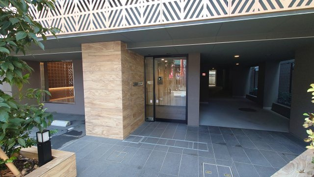 【エントランス】