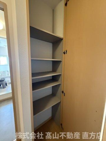 ヴィサージュ本城 A棟の収納