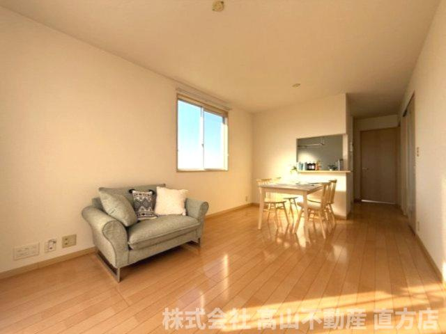 ヴィサージュ本城 A棟の居間・リビング