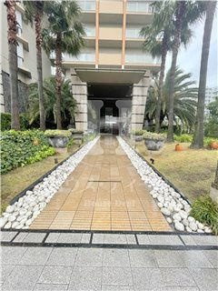 【エントランス】 | ロイヤルパークス新田 | エントランスです