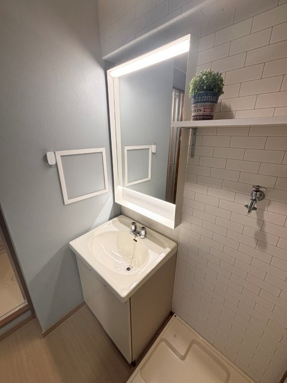 第2サンライズマンションの独立洗面台