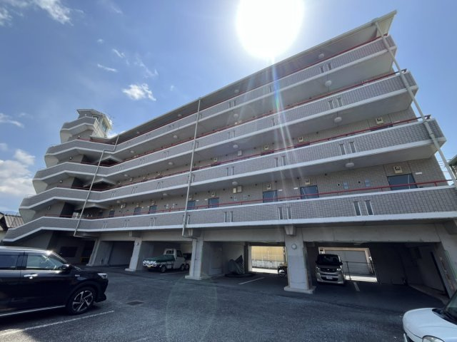 第2サンライズマンションの外観