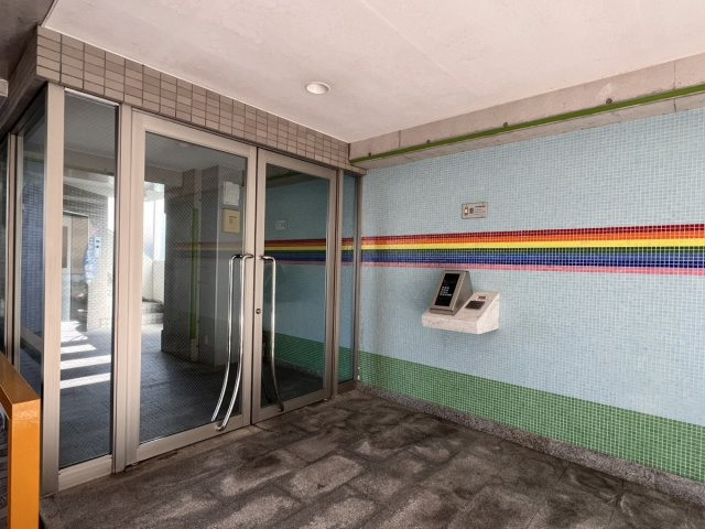 第2サンライズマンションのエントランス