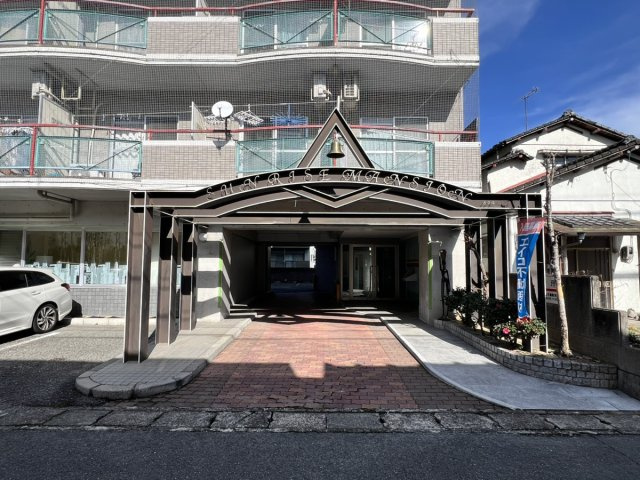 第2サンライズマンションのエントランス