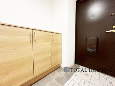 【玄関】 | コープ野村南郷アネックス | 落ち着いた雰囲気の玄関は大切なお客様を迎えるのに最適です。毎日の外出や帰宅の際にも気持ちを落ち着かせてくれる空間である事間違いないですね。