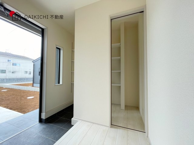 【玄関】 | 加須市多門寺　Livele Garden.S　新築戸建　全6棟　5号棟