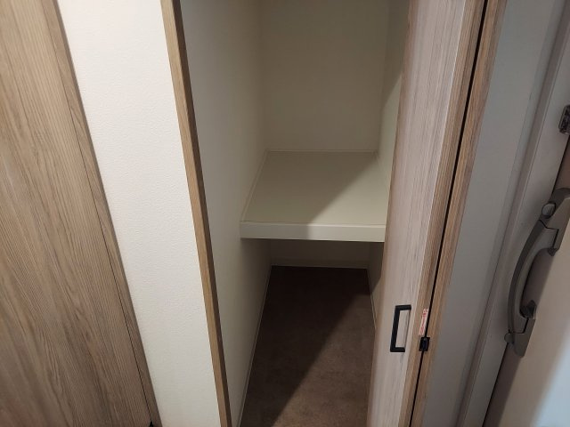 ジャルダン宝塚中山台弐番館A棟の玄関|玄関収納