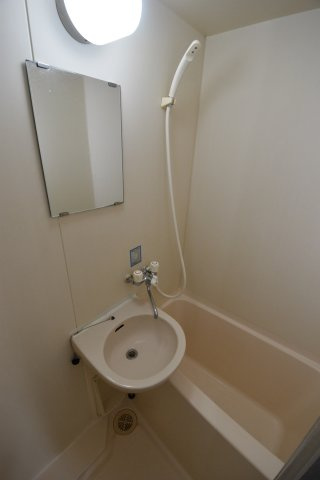 コア・コーポ錦の浴室