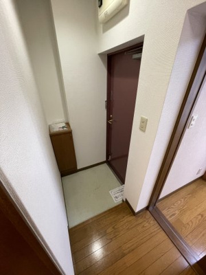 【玄関】 | メゾン根津タナカ