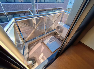  | メゾン根津タナカ