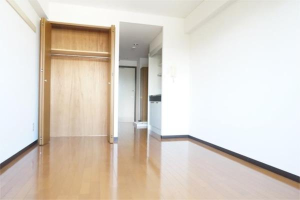 ピュアメゾンティーアンドワイの居間・リビング