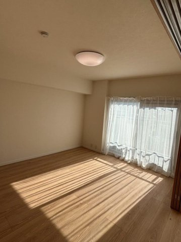 新松戸中央パークハウスA棟の洋室