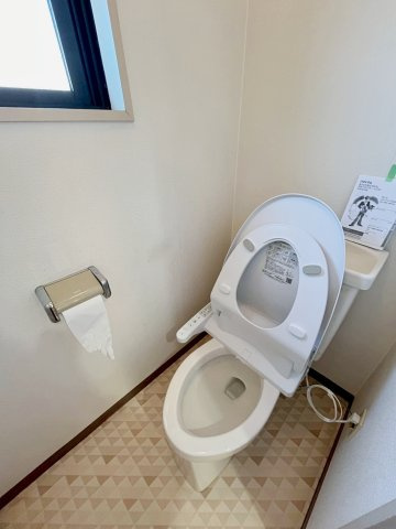 メゾンド中山のトイレ|落ち着いた色調のトイレです