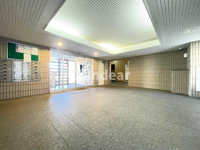 ダイアパレス西新井大師のロビー|ドキドキの新生活も、安心してスタート。ぴったりの住まいを見つけませんか？クランディアが一緒に住まい選びをサポートします‼　まずは、お気軽にお問合せください　＃クランディア