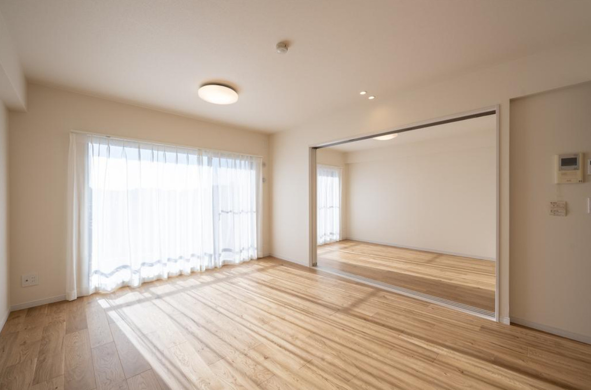 コスモ鶴見岸谷公園の居間・リビング