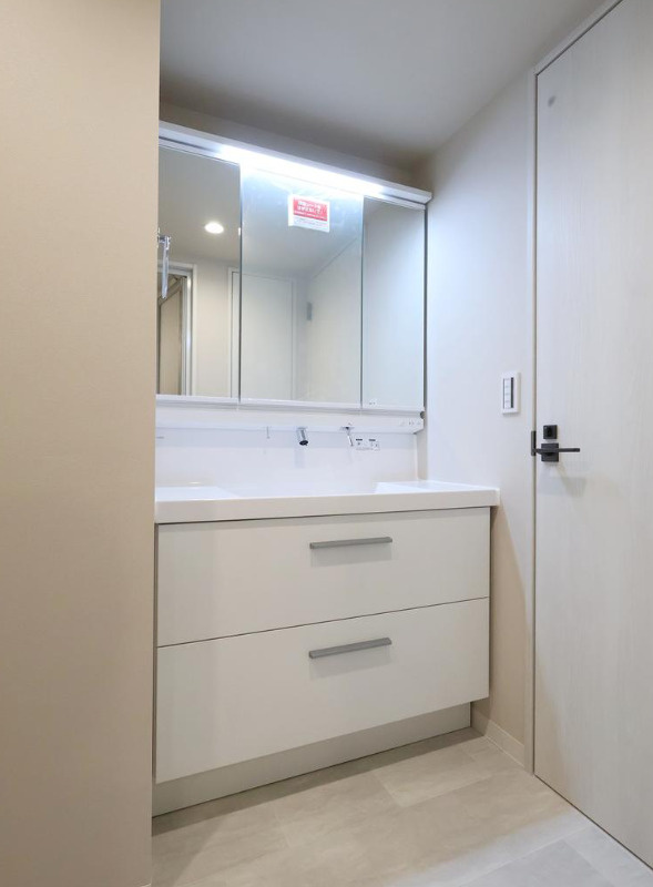 コスモ鶴見岸谷公園の独立洗面台