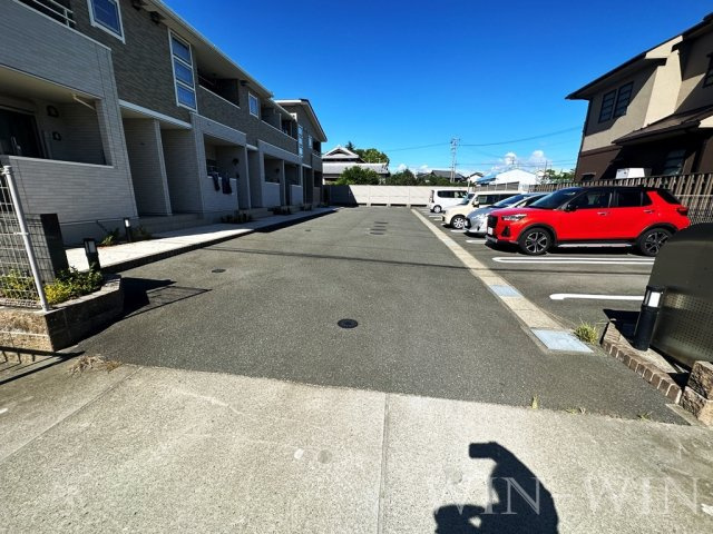 ガーデン クラールの駐車場