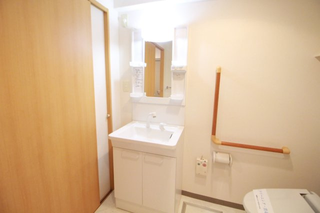 アルカンシエルの洗面所|同間取りの別号室のお写真です。