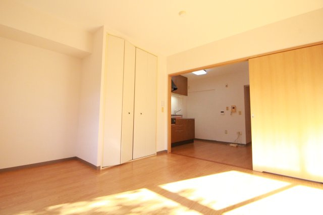 アルカンシエルの居間・リビング|同間取りの別号室のお写真です。