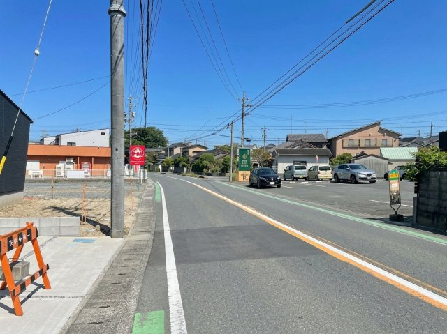 中央区入野町の前面道路含む現地写真|物件前の道路を別角度で撮影しました。