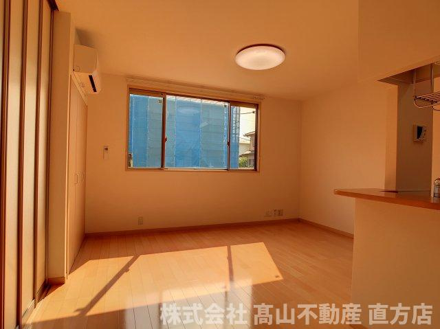 ハーティストK A棟の居間・リビング