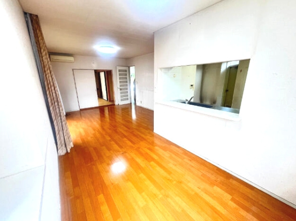 山武市木原　中古戸建の居間・リビング|JR総武本線日向駅徒歩約15分 4LDK  カーポート1台 ハウスクリーニング済み 閑静な分譲地内