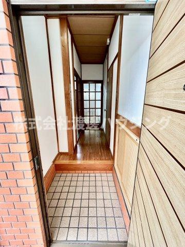 東大阪市六万寺町1丁目一戸建ての玄関
