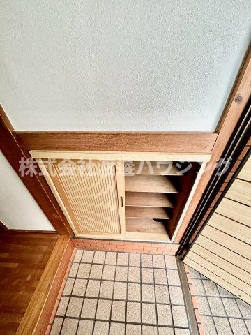 東大阪市六万寺町1丁目一戸建ての収納|玄関収納