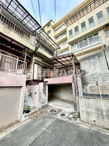 東大阪市六万寺町1丁目一戸建ての外観