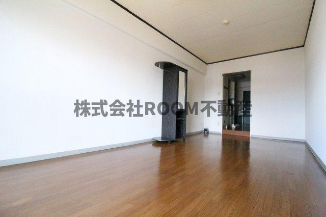 サンライズ若葉の居間・リビング|こちらのリビングで趣味の時間をお楽しみください