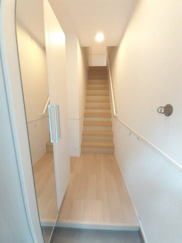 クレール六番館の玄関