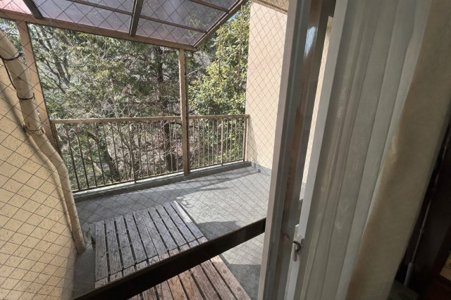 住吉山手八丁目戸建のその他|リビング全体が二重サッシとなっております。
