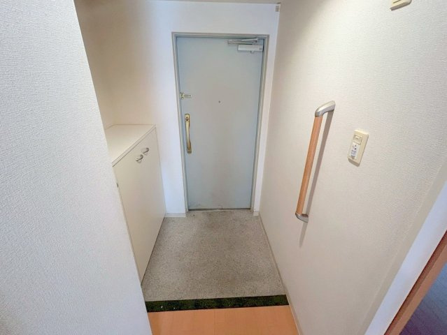 シャトレ秋桜の玄関