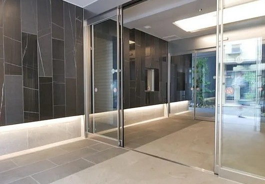 【エントランス】