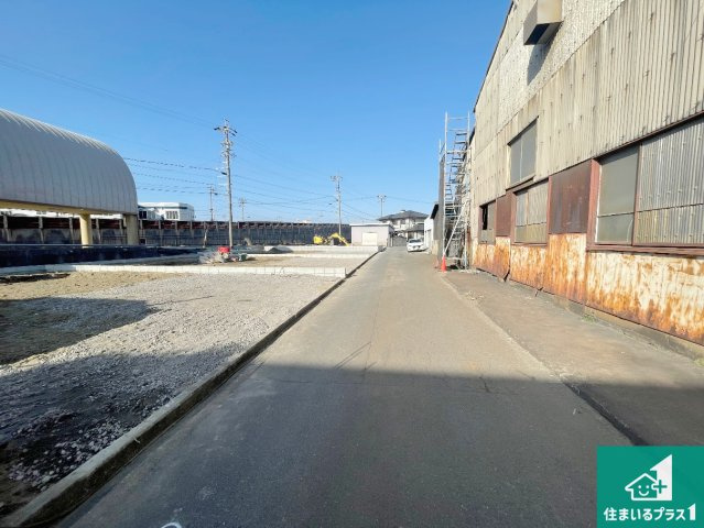 桑名市矢田　第1期　新築一戸建ての前面道路含む現地写真|周辺は落ち着いた街並みの住宅地！子育てがしやすい住環境です！まだ未完成ですが、現地でしかわからない事もございます。是非一度ご覧ください。