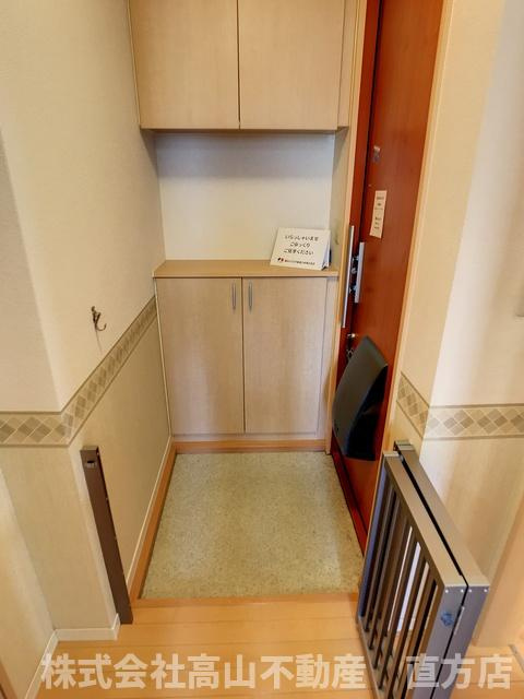 ハーティストT A棟の玄関