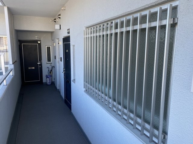 クレドール須磨2の外観|お部屋まえ廊下から