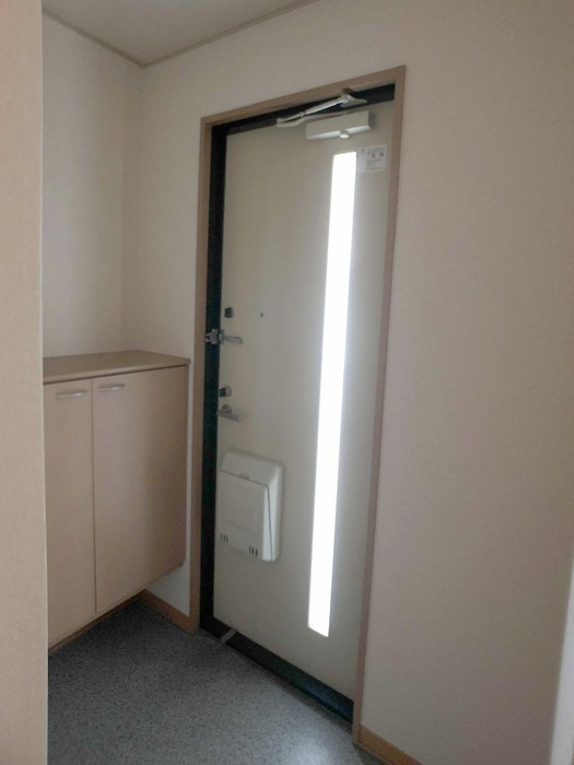 大和高田市大中南町のアパートの玄関