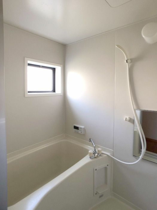 大和高田市大中南町のアパートの浴室