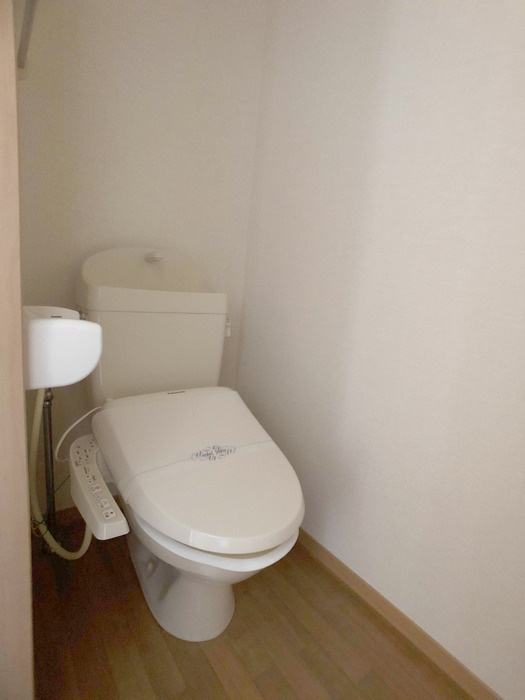 大和高田市大中南町のアパートのトイレ